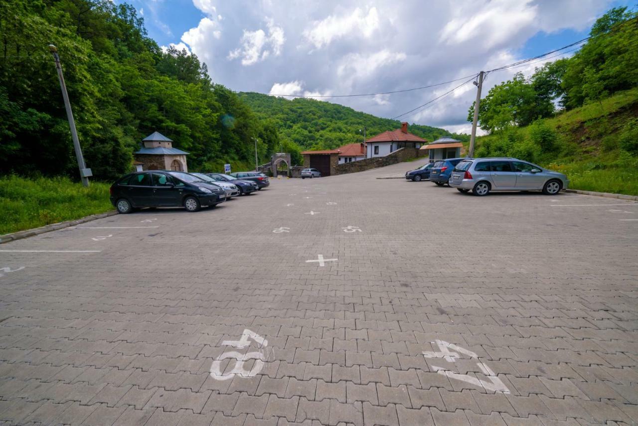 Kriva Palanka Hotel Manastir Sv. Joakim Osogovski מראה חיצוני תמונה